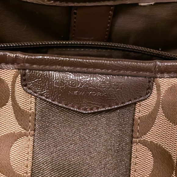 Coach purse - Picture 2 of 4